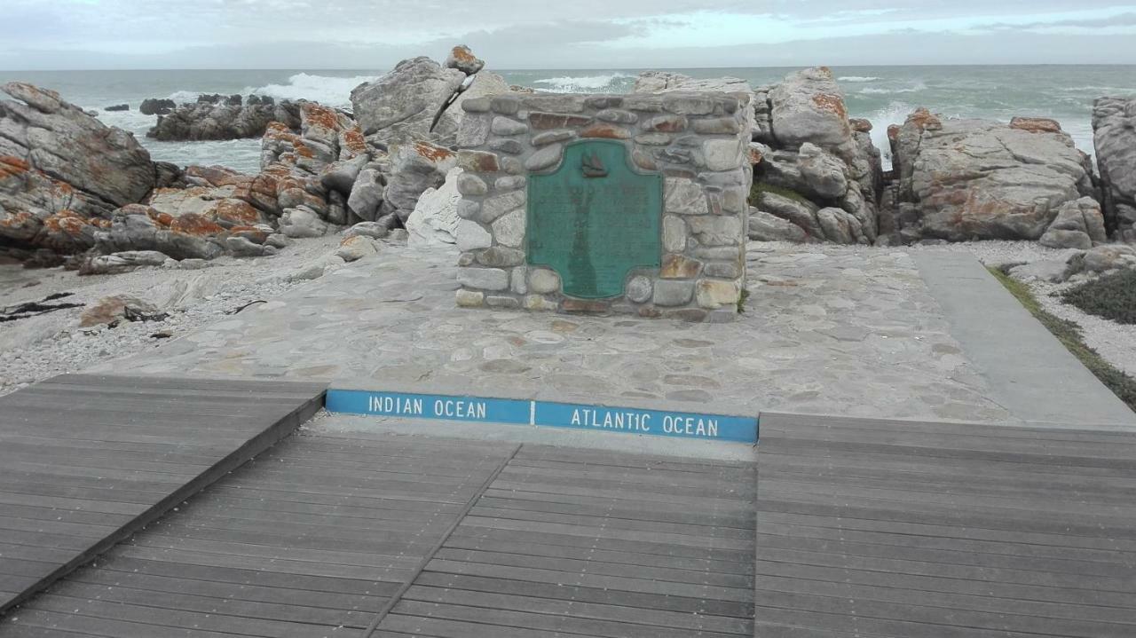 Top Deck Struisbaai Buitenkant foto